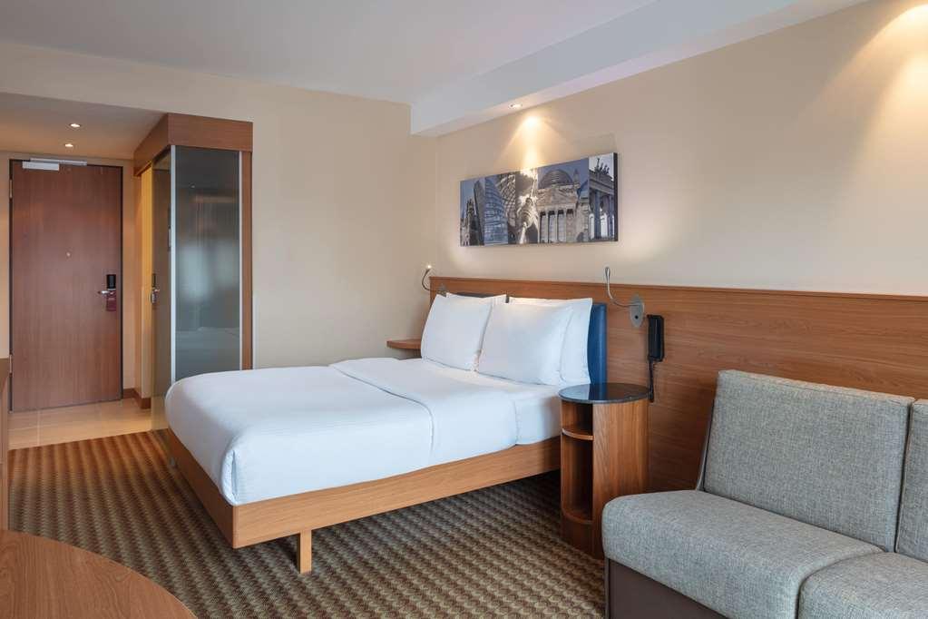 Hampton By Hilton Berlin City West Hotel Стая снимка