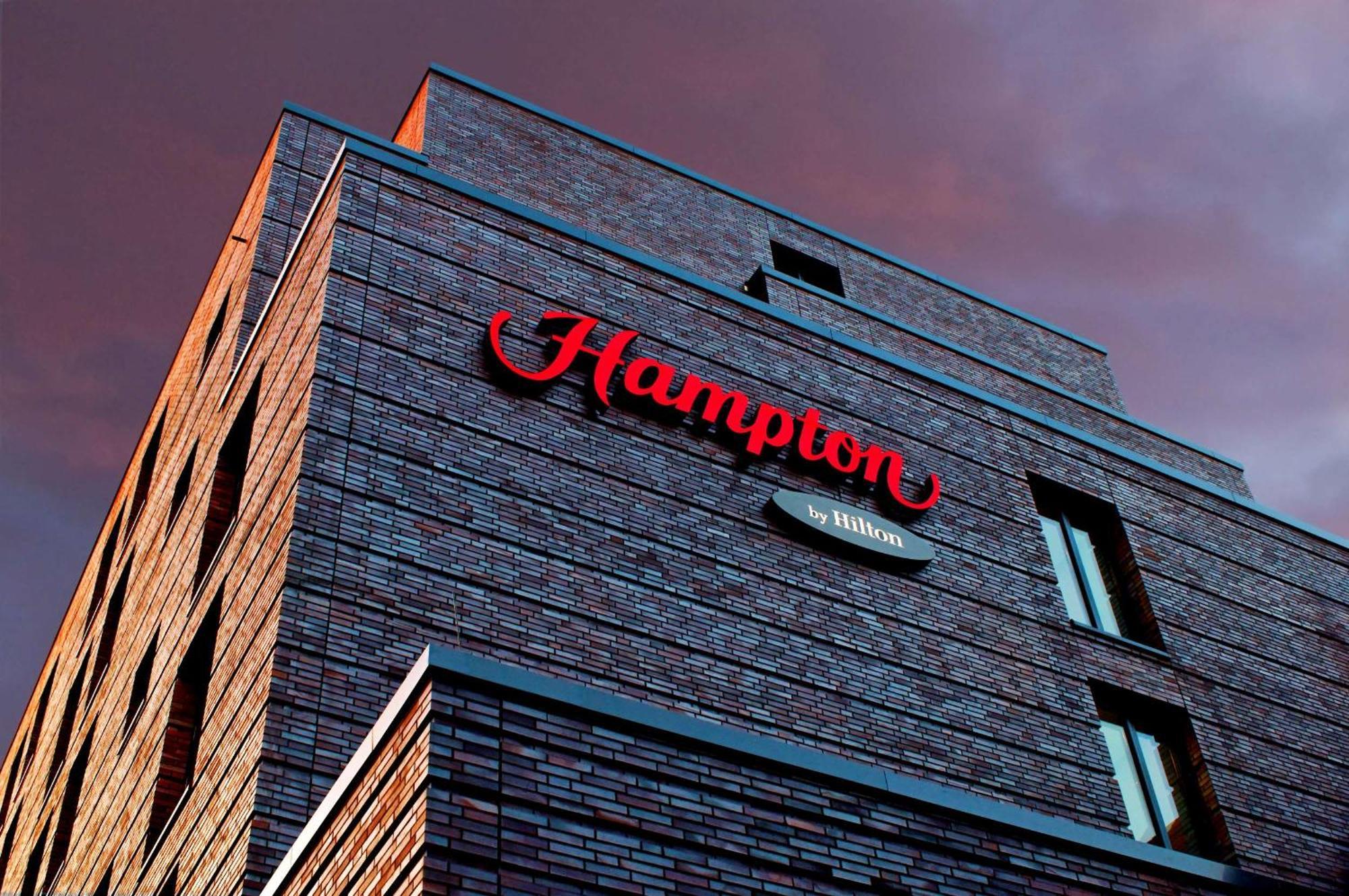 Hampton By Hilton Berlin City West Hotel Екстериор снимка